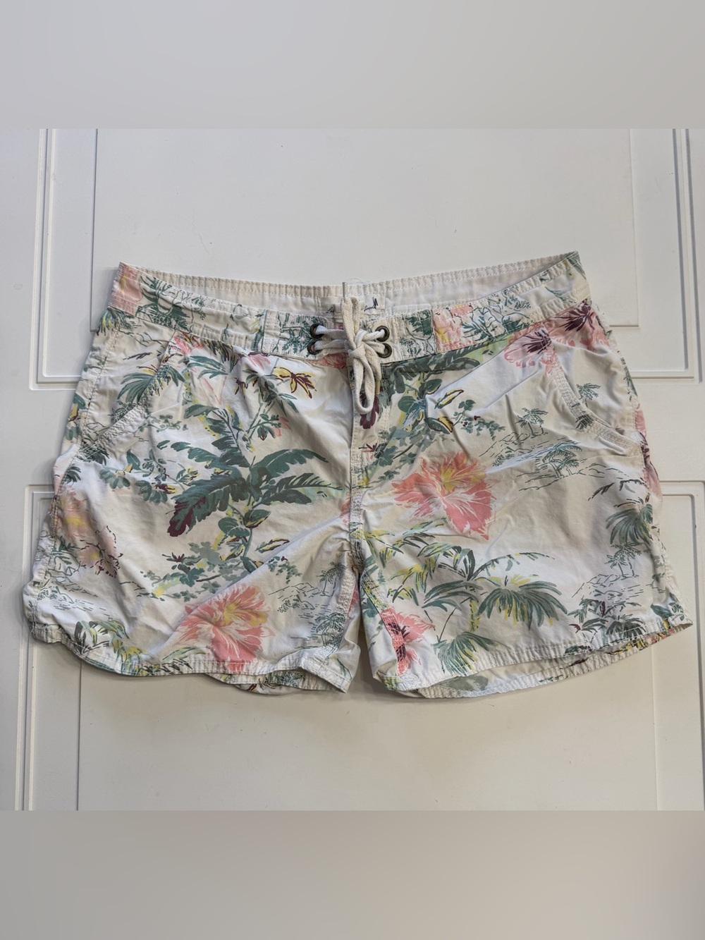 Label of Graded Goods H&M Women’s Sz 8 White Tropical Board Short Swimwear